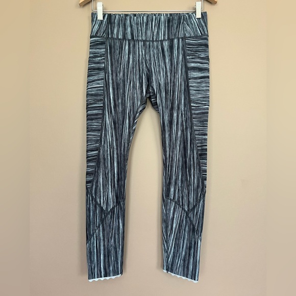 lululemon athletica Pants - {Lululemon} Tight Stuff Tight II 25" in Low Tide Alpine White Black - Womens 8